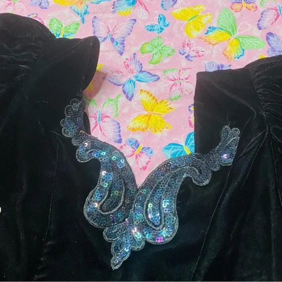 VINTAGE 1980s WOMENS BLACK VELVET PUFFY SLEEVE GOTHIC WEDNESDAYCORE EVENING GOWN - Picture 7 of 9